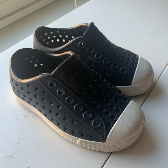 Native black baby shoes. Size 6 - Picture 3 of 3